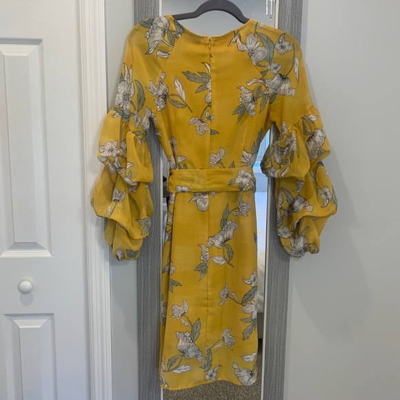 Chriselle x J.O.A. Tiered Sleeve Minidress - Picture 7 of 10